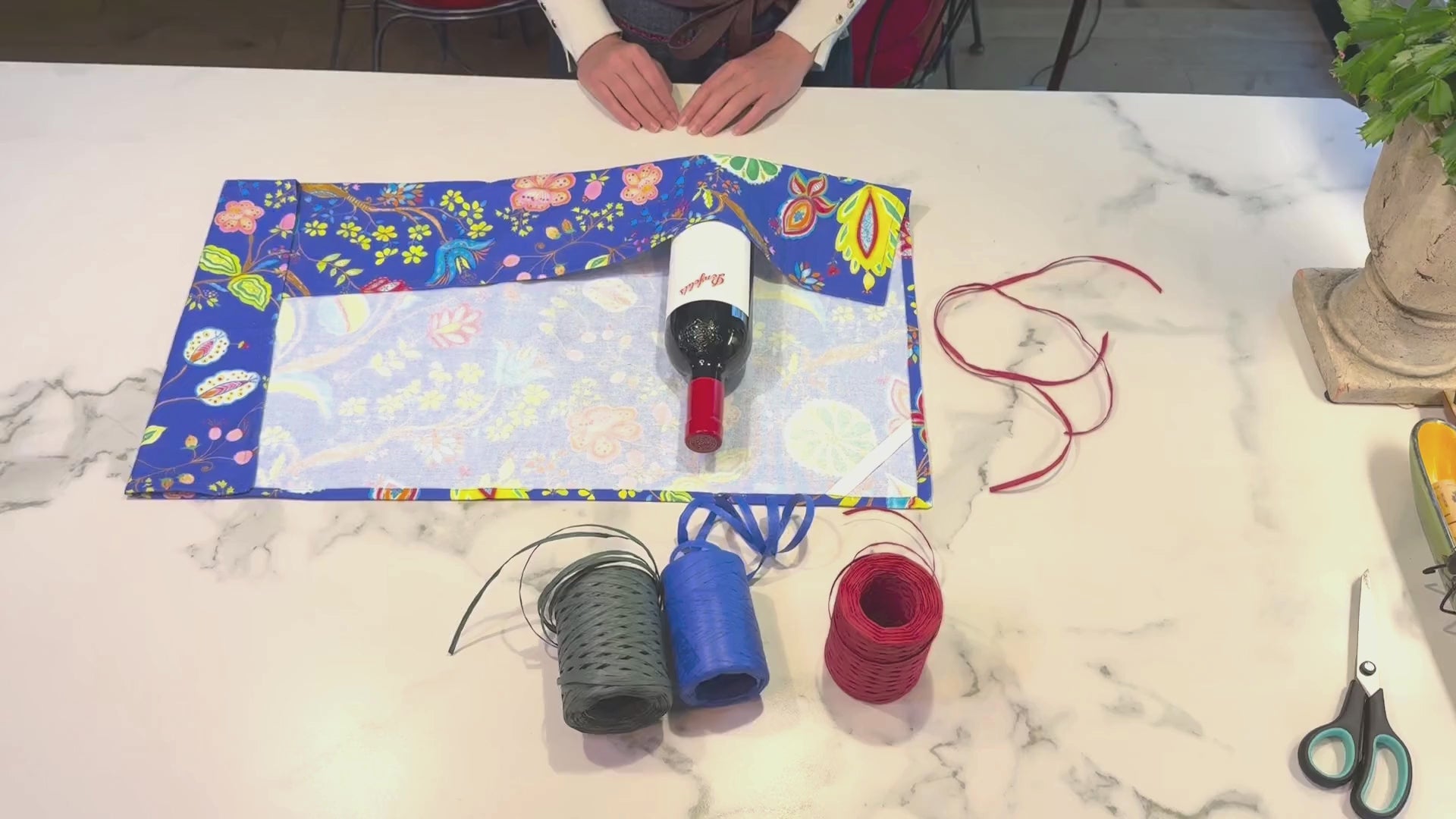 Load video: "La Roque" Kitchen Towel