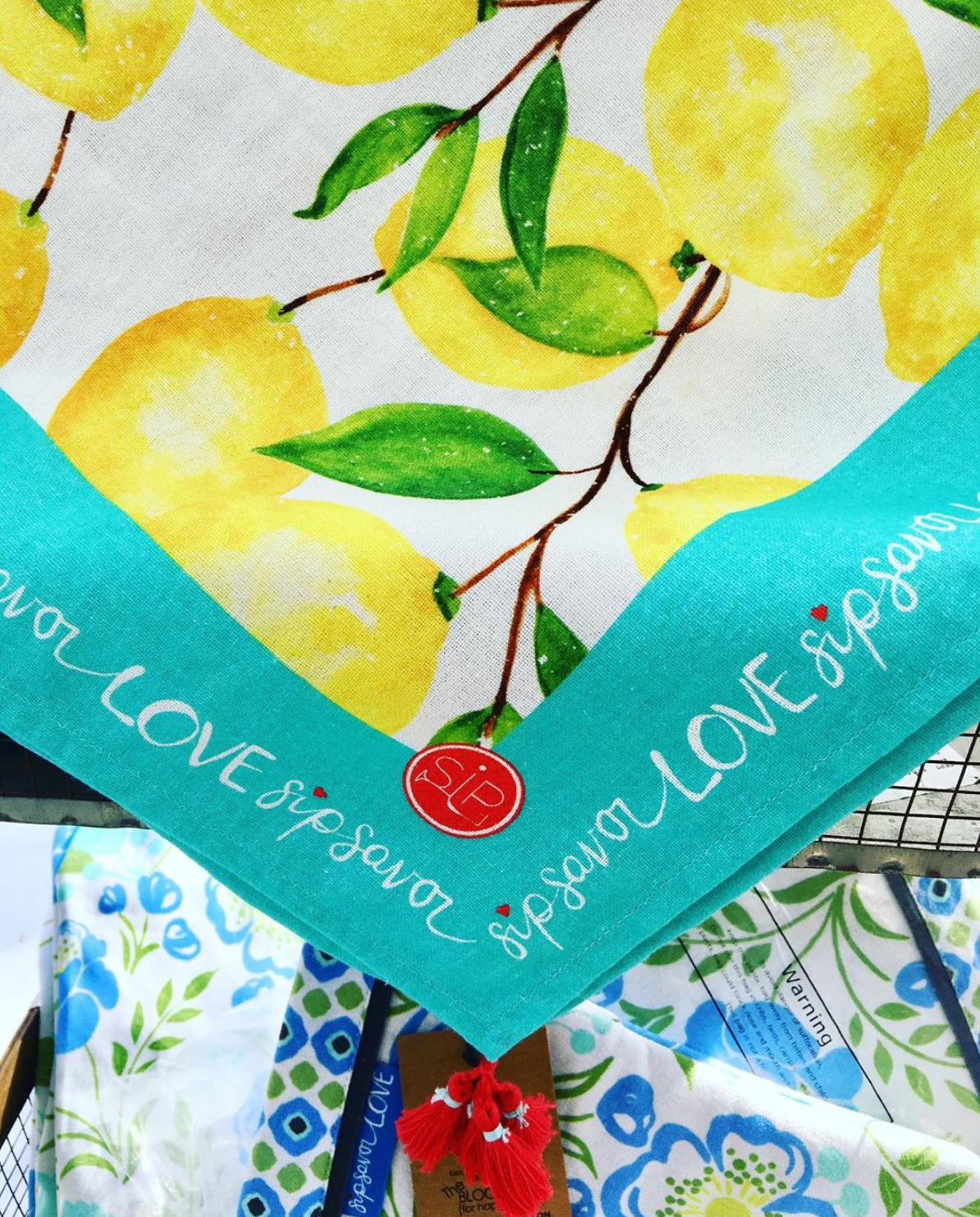 "Lemon Dance" Table Topper