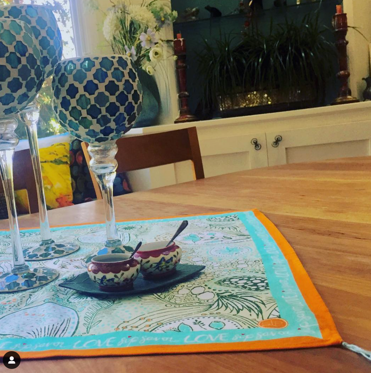 "Flow" Table Topper