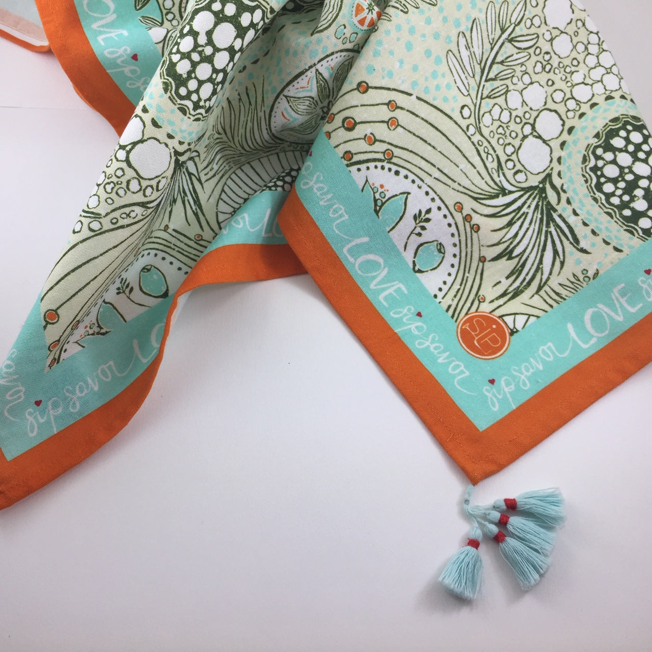 "Flow" Table Topper