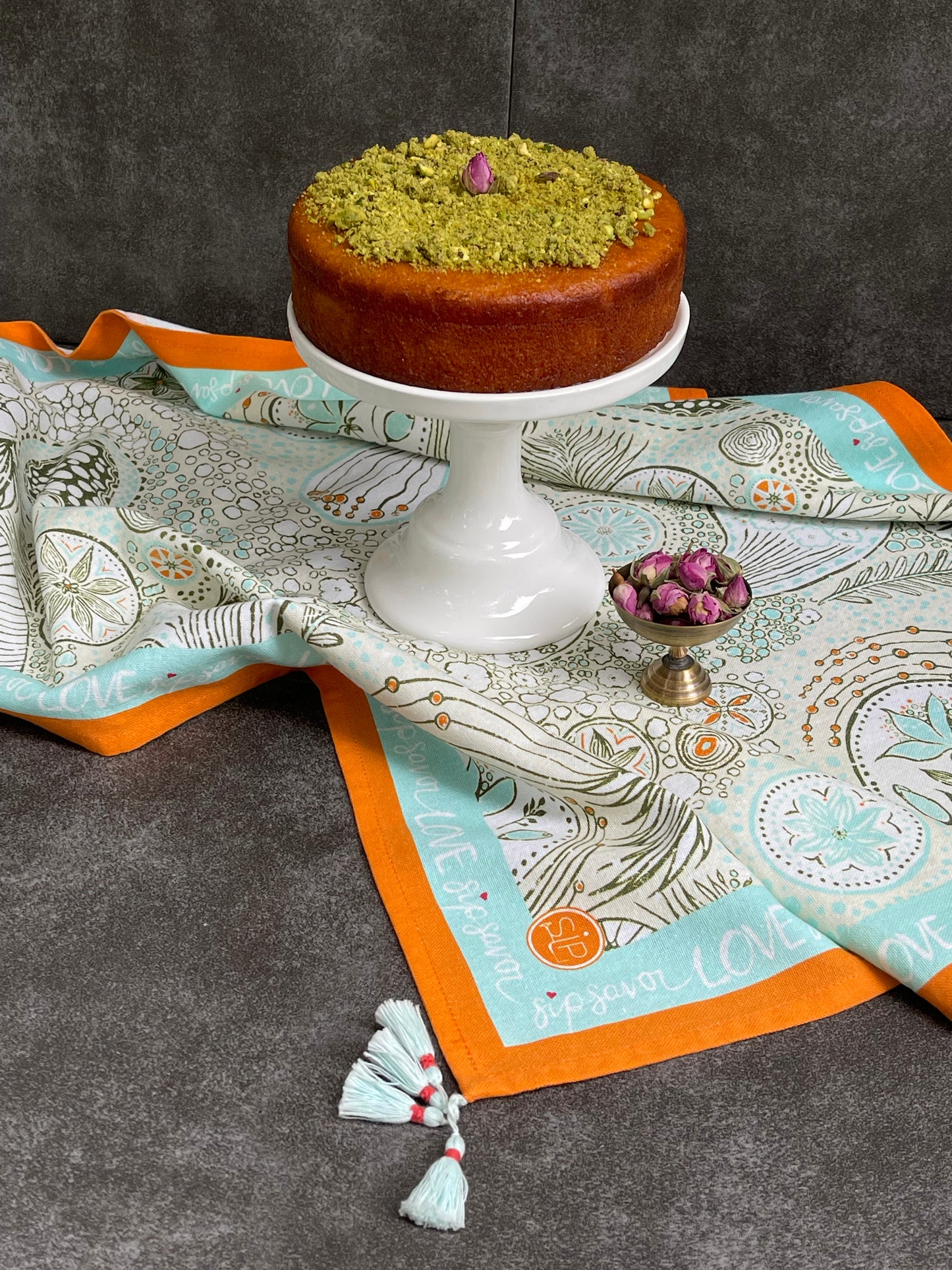 "Flow" Table Topper