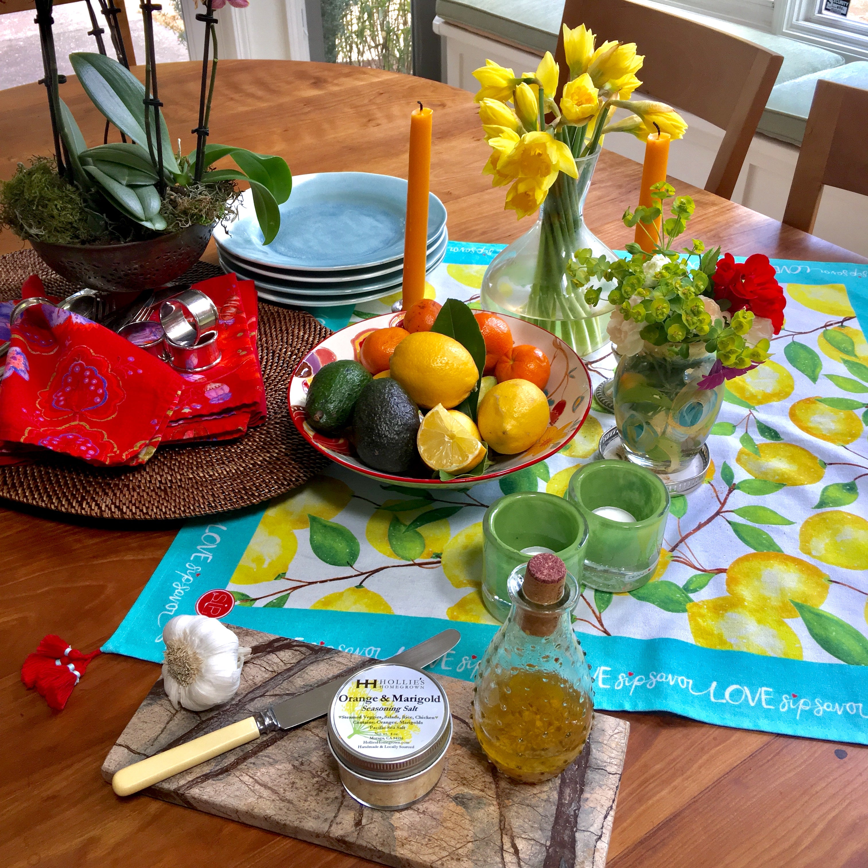 "Lemon Dance" Table Topper